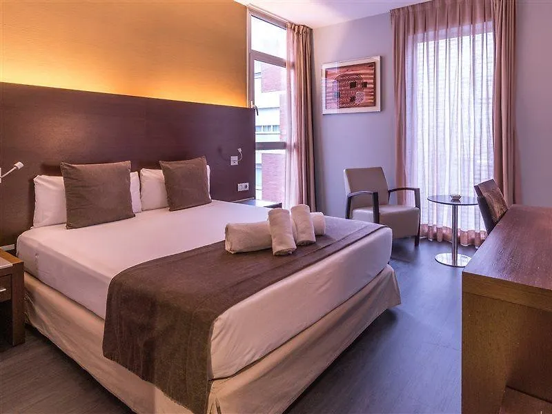 Hotel Madanis L’Hospitalet de Llobregat 4*,