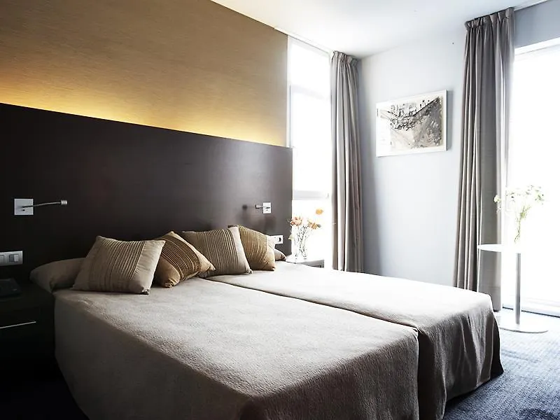 Hotel Madanis L’Hospitalet de Llobregat 4*,
