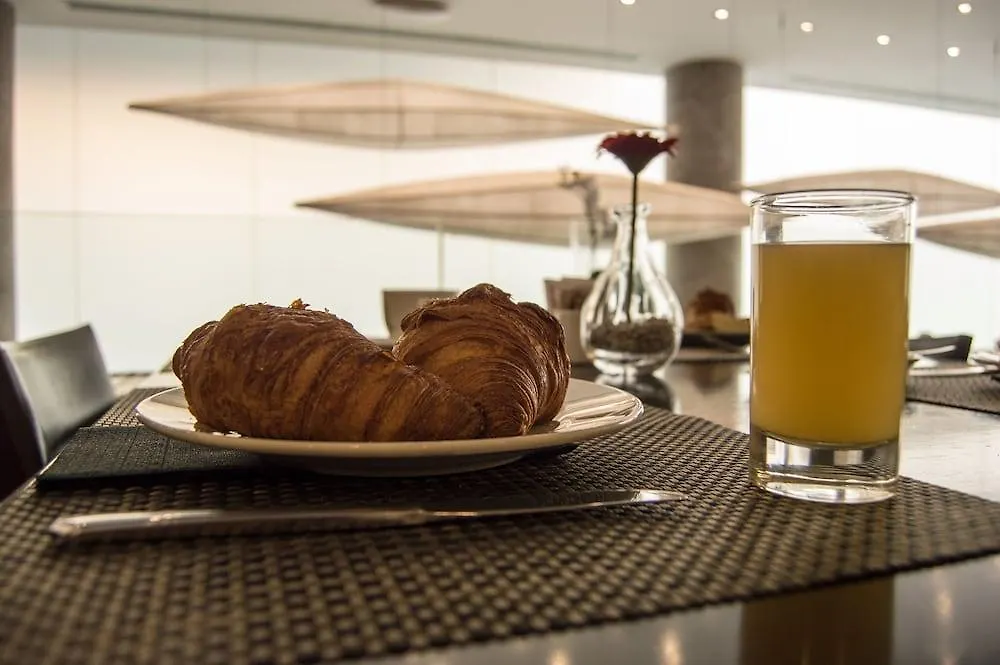 Hotel Madanis L’Hospitalet de Llobregat