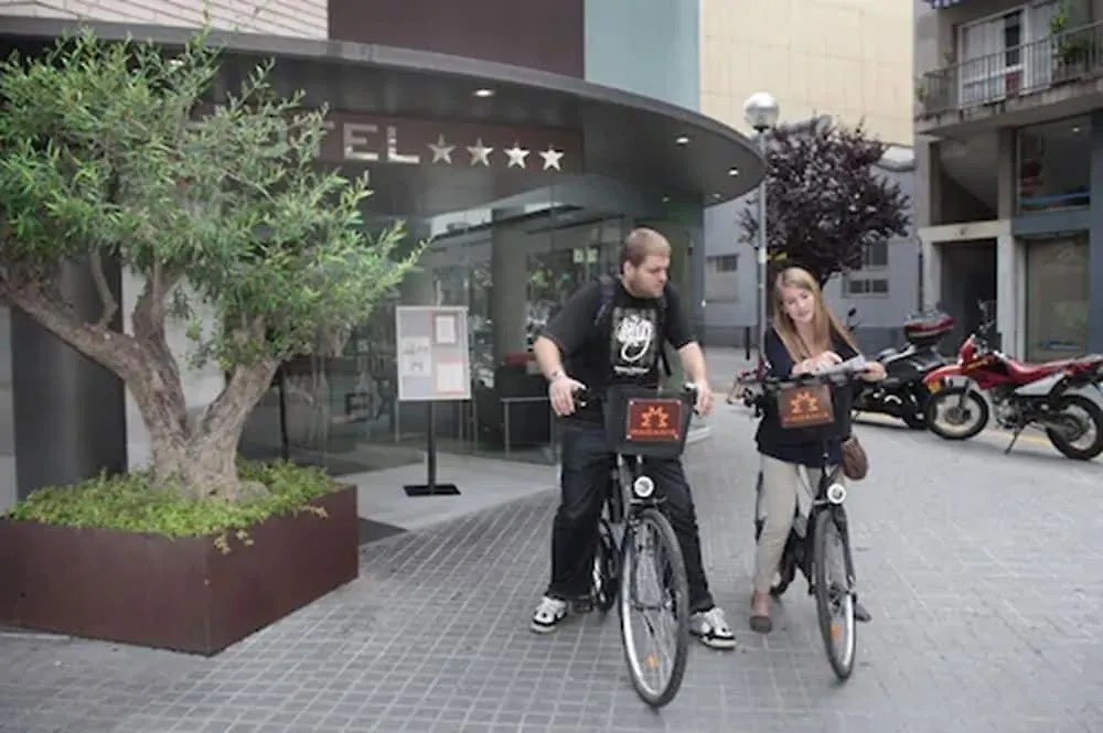 Hotel Madanis L’Hospitalet de Llobregat