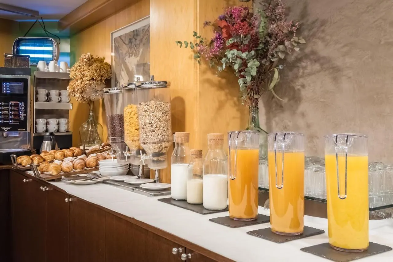 Hotel Madanis Barcelona 4*,
