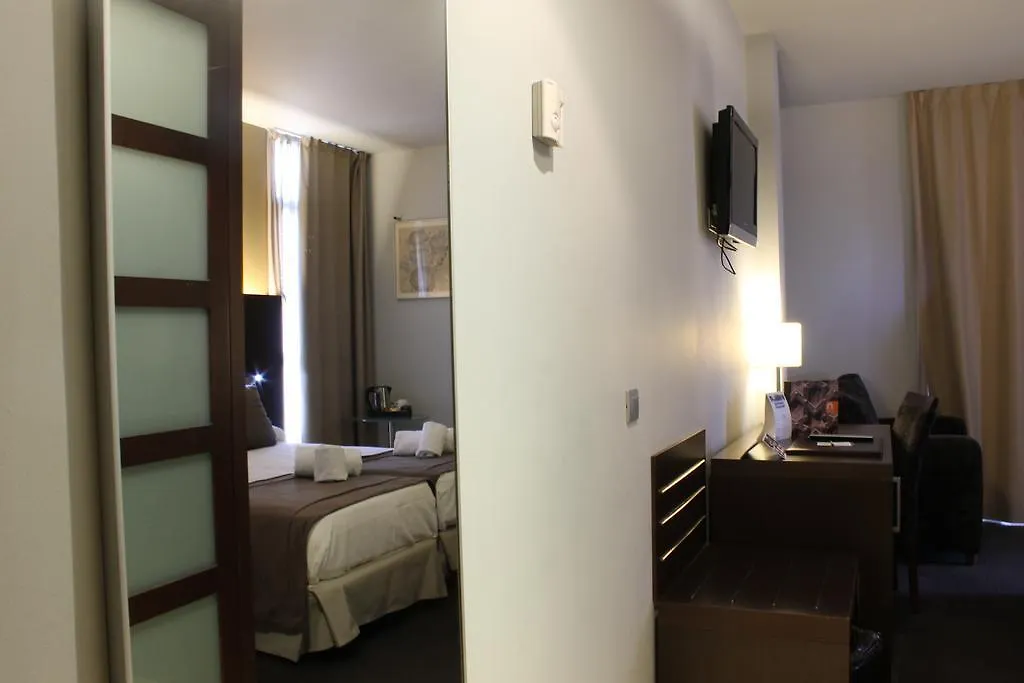 Hotel Madanis L’Hospitalet de Llobregat 4*,  Spanien